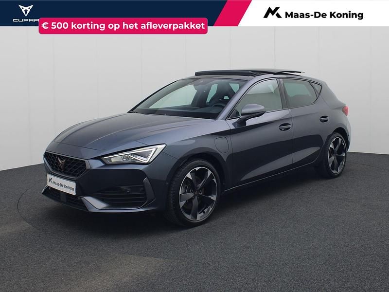 Grijs Gebruikt 2022 Cupra Leon Hatchback | € 27.440 (Eerlijke prijs) - Afbeelding 1/4