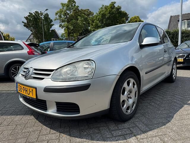 Grijs Gebruikt 2005 VW Golf IV Hatchback | € 1.499 (Eerlijke prijs) - Afbeelding 1/4