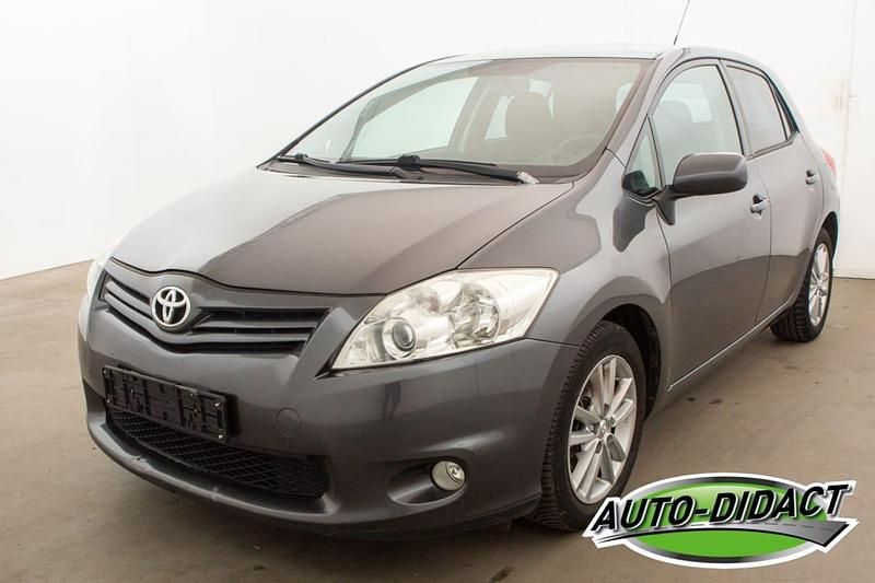 Grijs Gebruikt 2009 Toyota Auris Hatchback | € 3.050 (Goede deal) - Afbeelding 1/4