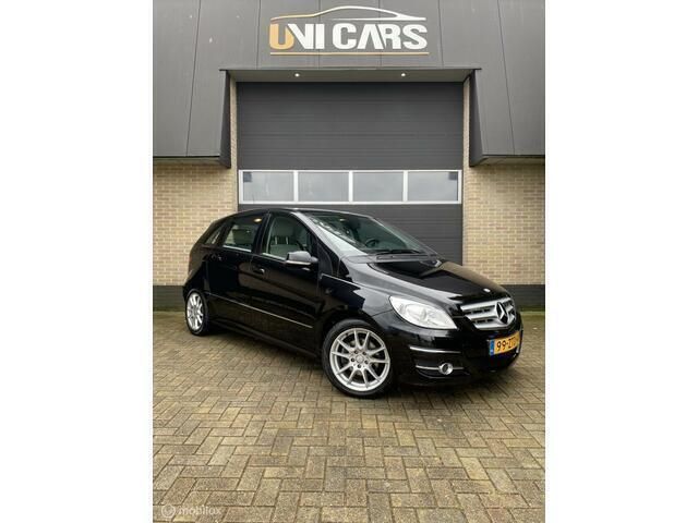 Zwart Gebruikt 2010 Mercedes B180 MPV | € 3.999 (Iets duurder) - Afbeelding 1/4