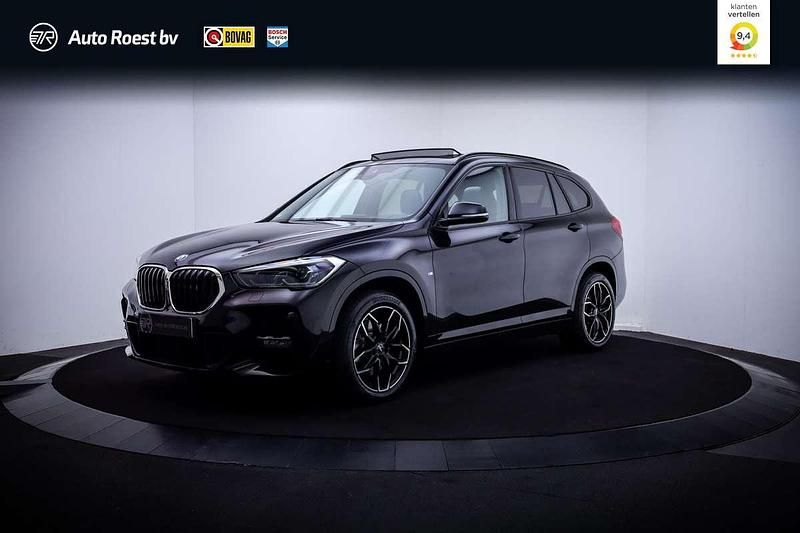 Zwart Gebruikt 2022 BMW X1 Executive SUV | € 41.750 (Duur) - Afbeelding 1/4