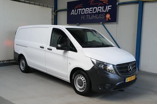 Wit Gebruikt 2018 Mercedes Vito MPV | € 12.450 (Goede deal) - Afbeelding 1/4