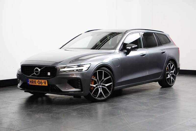 Grijs Gebruikt 2020 Volvo V60 Stationwagen | € 39.900 (Duur) - Afbeelding 1/4