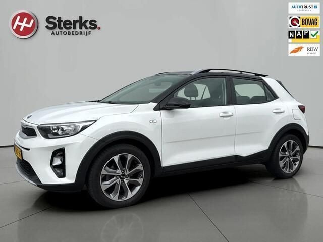 Wit Gebruikt 2020 Kia Stonic Play SUV | € 14.895 (Eerlijke prijs) - Afbeelding 1/4