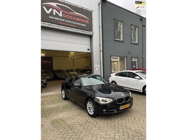 Zwart Gebruikt 2012 BMW 118 Hatchback | € 6.950 (Goede deal) - Afbeelding 1/4
