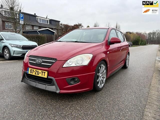 Occasion Kia Ceed 143 PK (105 kW) 2009 Rood Hatchback