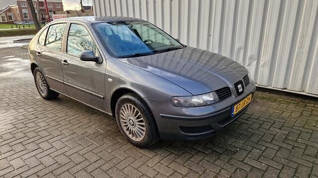 Occasion Seat Leon Stella 105 PK (77 kW) 2002 Grijs Hatchback