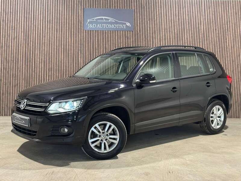 Zwart Gebruikt 2012 VW Tiguan Sport SUV | € 11.900 (Eerlijke prijs) - Afbeelding 1/4