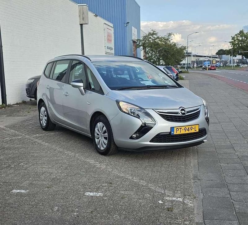 Wit Gebruikt 2014 Opel Zafira Tourer MPV | € 6.500 (Eerlijke prijs) - Afbeelding 1/4