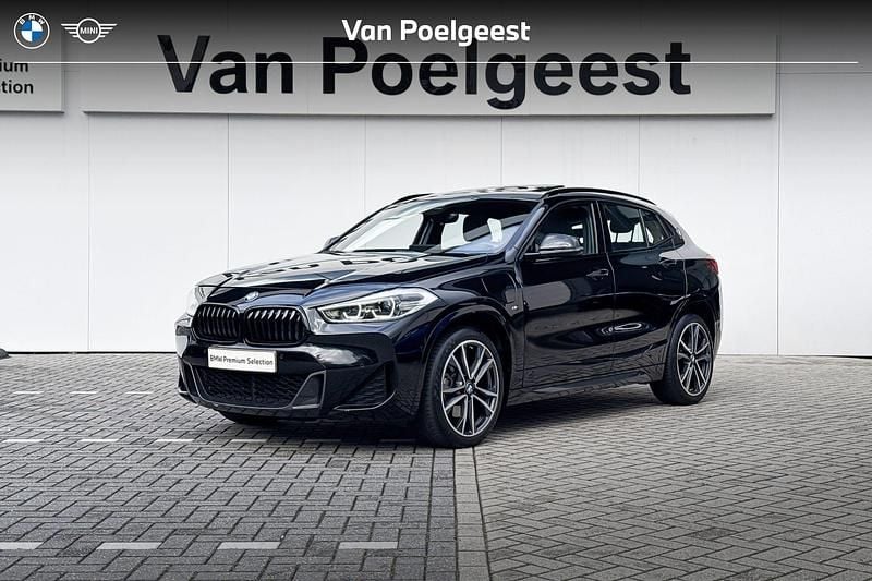Saphirschwarz metallic (zwart metallic) Gebruikt 2020 BMW X2 Executive SUV | € 31.900 (Duur) - Afbeelding 1/4