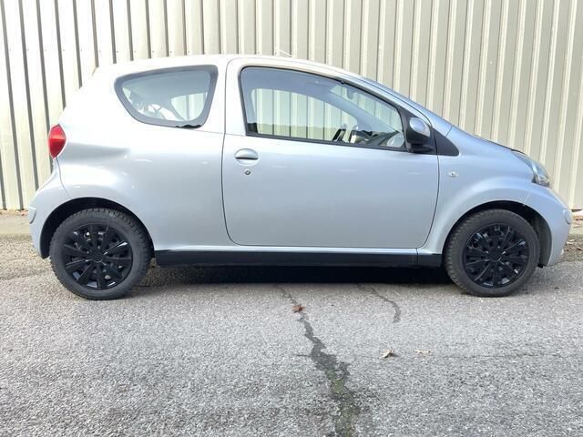Occasion Toyota Aygo 68 PK (50 kW) 2007 Grijs Hatchback