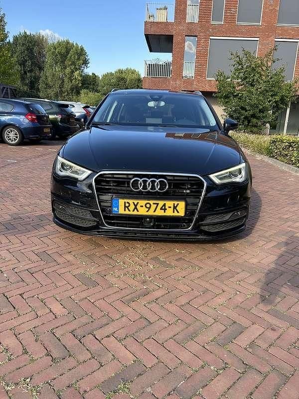 Zwart Gebruikt 2014 Audi A3 Hatchback | € 10.000 (Goede deal) - Afbeelding 1/4