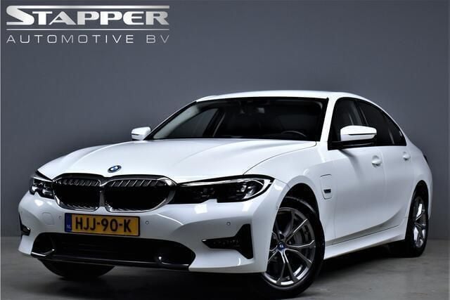 Wit Gebruikt 2022 BMW 330 Sport Line Sedan | € 32.995 (Super prijs) - Afbeelding 1/4