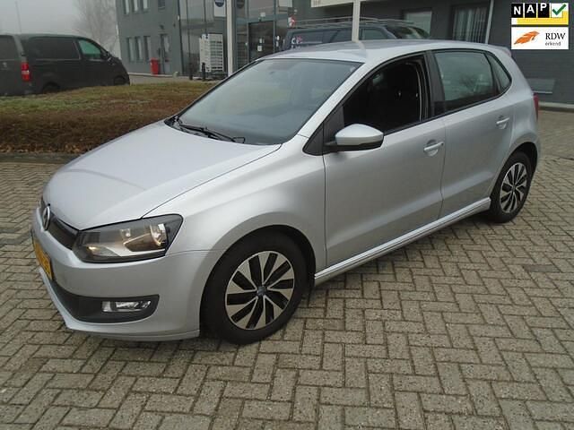 Grijs (metallic) Occasion 2014 VW Polo Hatchback | € 4.450 (Eerlijke prijs) - Afbeelding 1/4