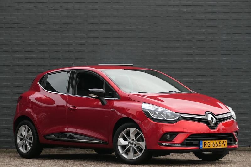 Occasion Renault Clio IV LIMITED 90 PK (66 kW) 2017 Rood Hatchback