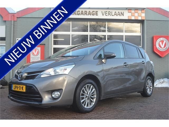 Grijs Occasion 2016 Toyota Verso Limited MPV | € 14.500 (Eerlijke prijs) - Afbeelding 1/4