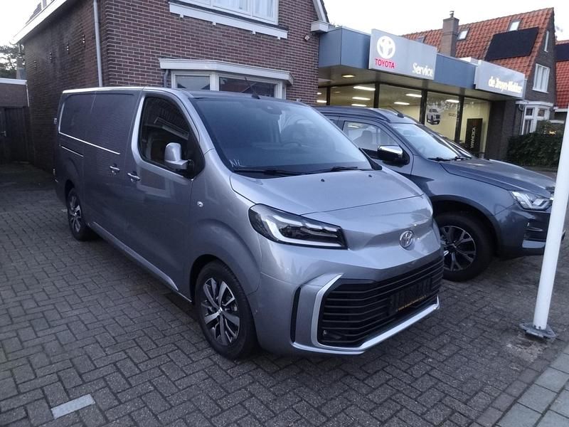 Grijs Occasion 2024 Toyota Proace MPV | € 37.212 - Afbeelding 1/4