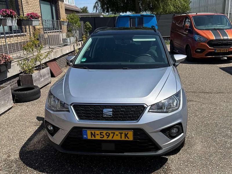 Zilver Gebruikt 2019 Seat Arona SUV | € 16.500 (Goede deal) - Afbeelding 1/4