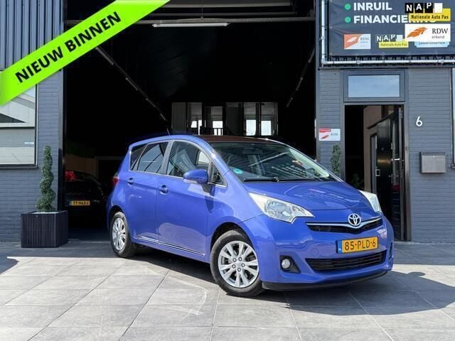 Blauw Gebruikt 2011 Toyota Verso-S MPV | € 8.000 (Iets duurder) - Afbeelding 1/4