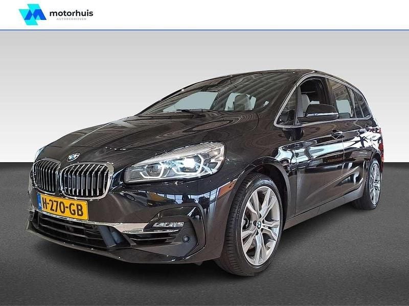 Zwart Gebruikt 2020 BMW 220 Gran Tourer Basis MPV | € 26.445 (Eerlijke prijs) - Afbeelding 1/4