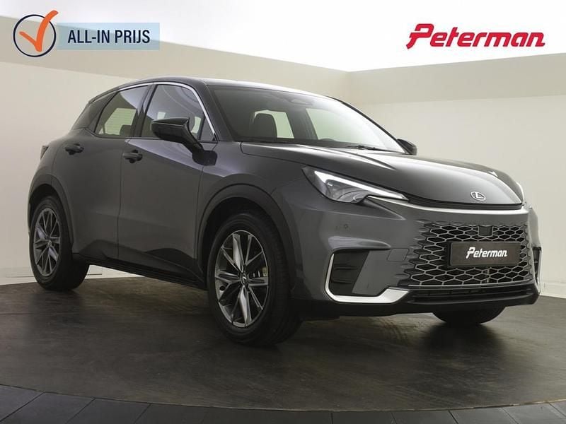 Grijs, metallic lak Gebruikt 2024 Lexus LBX SUV | € 37.899 (Eerlijke prijs) - Afbeelding 1/4