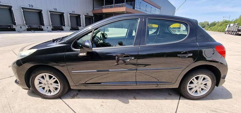 Zwart Gebruikt 2008 Peugeot 207 Hatchback | € 3.200 (Eerlijke prijs) - Afbeelding 1/4