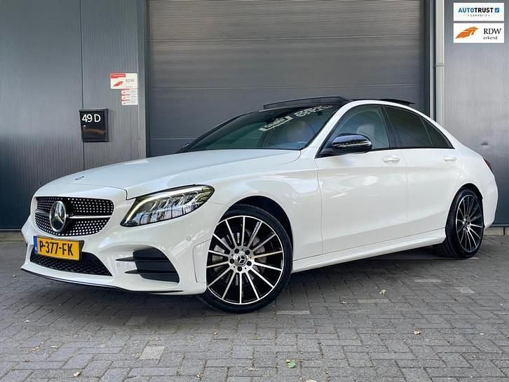 Occasion 2018 Mercedes 200 Premium | € 25.994 (Iets duurder) - Afbeelding 1/4