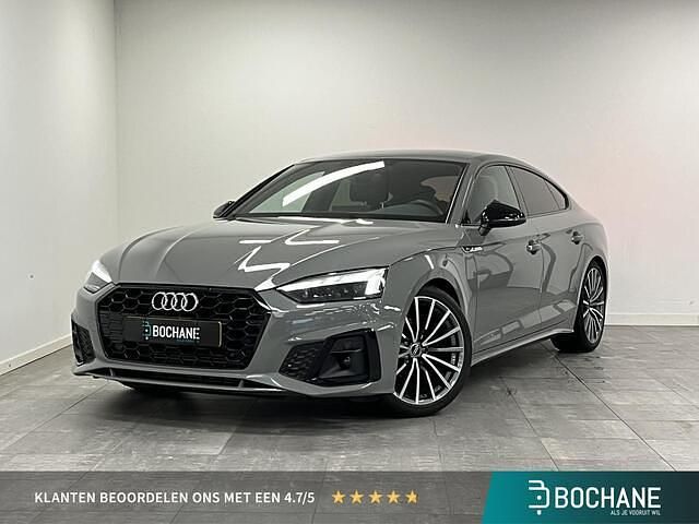Quantumgrijs Gebruikt 2022 Audi A5 Sportback Competition Hatchback | € 31.940 (Eerlijke prijs) - Afbeelding 1/4