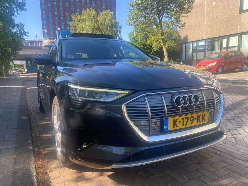 Grijs Gebruikt 2020 Audi e-tron SUV | € 22.000 (Goede deal) - Afbeelding 1/4