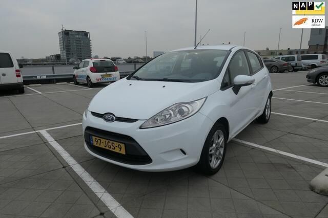Wit Gebruikt 2009 Ford Fiesta Trend Hatchback | € 4.495 (Eerlijke prijs) - Afbeelding 1/4