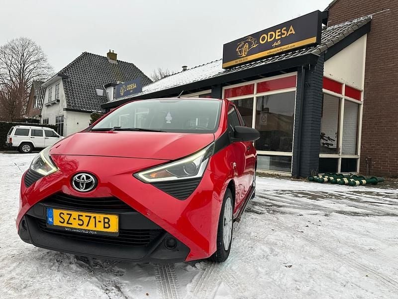 Occasion Toyota Aygo 2018 Rood (metallic) Hatchback