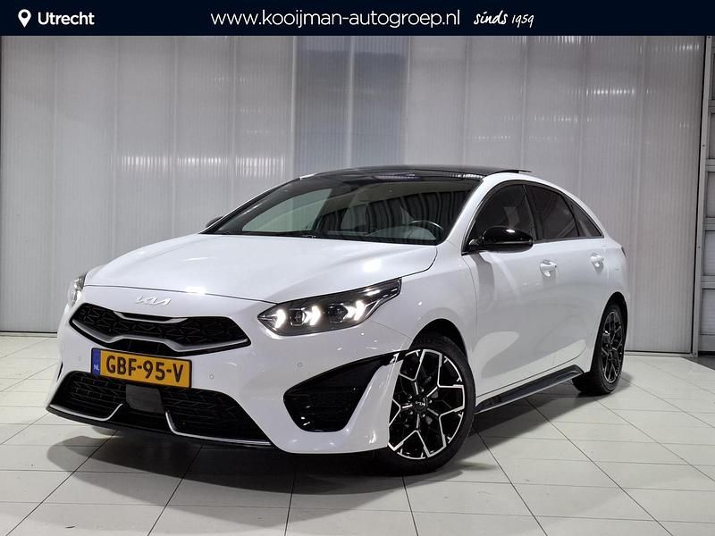 Wit Occasion 2024 Kia ProCeed GT-Line Stationwagen | € 31.799 (Eerlijke prijs) - Afbeelding 1/4
