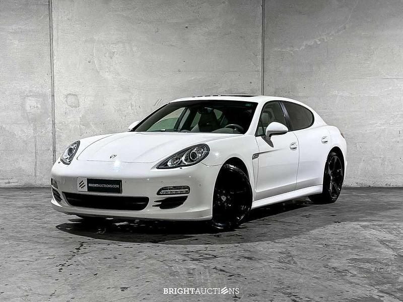 Wit Gebruikt 2009 Porsche Panamera 4S Sedan | € 13.250 - Afbeelding 1/4