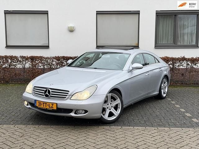 Grijs Occasion 2004 Mercedes CLS350 Sedan | € 5.995 (Super prijs) - Afbeelding 1/4