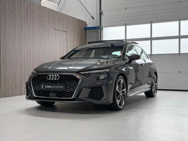 Grijs Gebruikt 2022 Audi A3 Sportback S-Line Hatchback | € 35.990 (Iets duurder) - Afbeelding 1/4