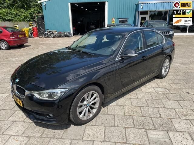 Zwart Gebruikt 2016 BMW 330 Executive Sedan | € 18.950 (Duur) - Afbeelding 1/4