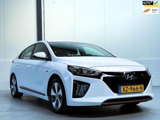 Wit Gebruikt 2019 Hyundai Ioniq Comfort Sedan | € 9.950 (Goede deal) - Afbeelding 1/4