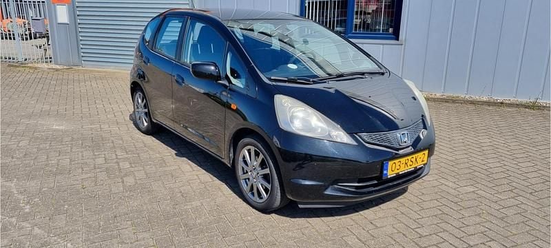 Zwart (metallic) Gebruikt 2011 Honda Jazz Cool Hatchback | € 8.950 (Duur) - Afbeelding 1/4