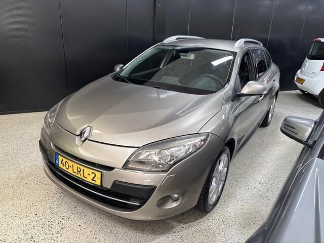 Beige Gebruikt 2010 Renault Mégane GrandTour Dynamique Stationwagen | € 3.750 (Eerlijke prijs) - Afbeelding 1/4