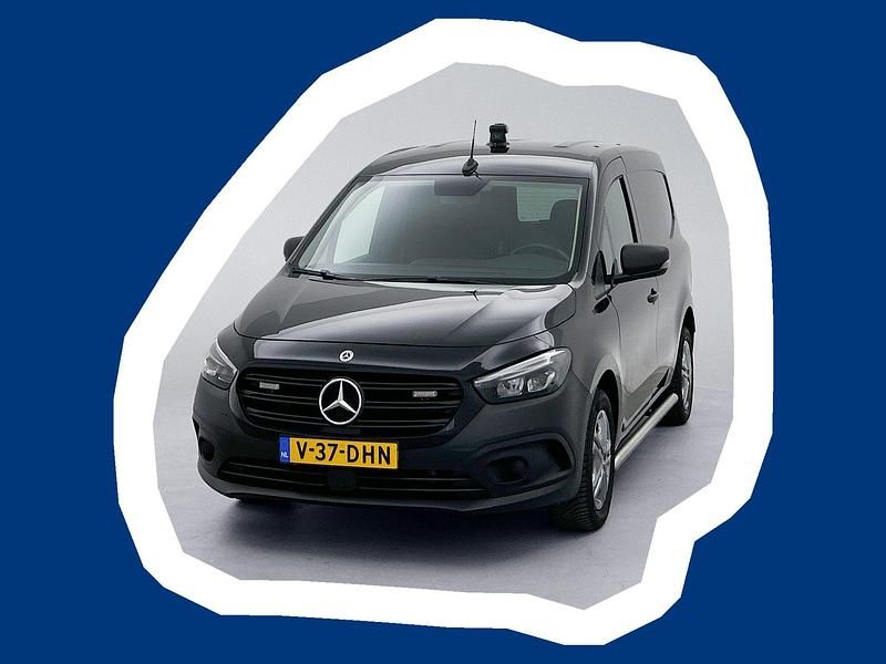Zwart Gebruikt 2024 Mercedes Citan 108 Van | € 19.745 (Duur) - Afbeelding 1/4