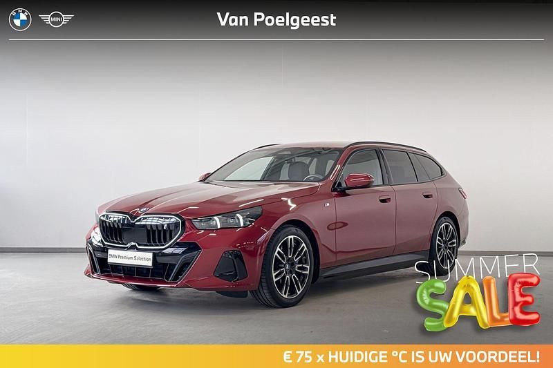 Rood Gebruikt 2024 BMW i5 M Sport Sedan | € 62.995 (Eerlijke prijs) - Afbeelding 1/4