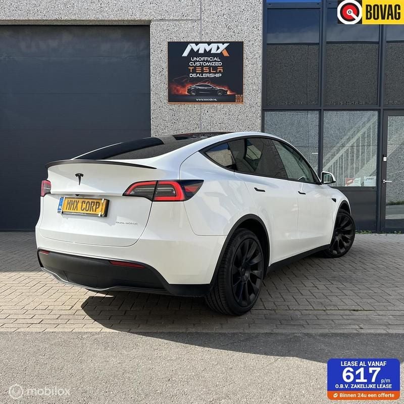Wit Gebruikt 2024 Tesla Model Y RWD SUV | € 38.499 (Eerlijke prijs) - Afbeelding 1/4