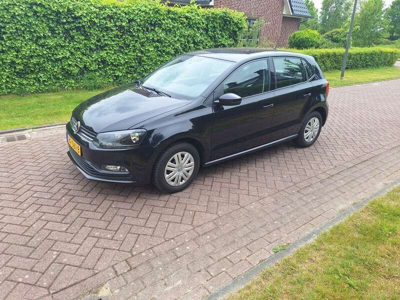 Zwart Gebruikt 2014 VW Polo Trendline Hatchback | € 8.000 (Iets duurder) - Afbeelding 1/4