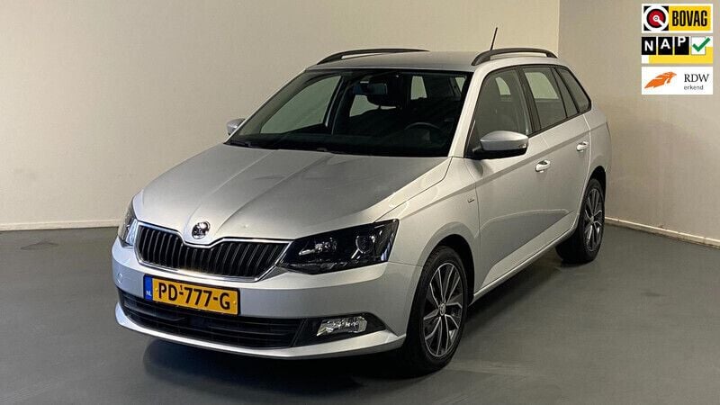 Grijs Gebruikt 2017 Skoda Fabia Drive Stationwagen | € 11.045 (Goede deal) - Afbeelding 1/4
