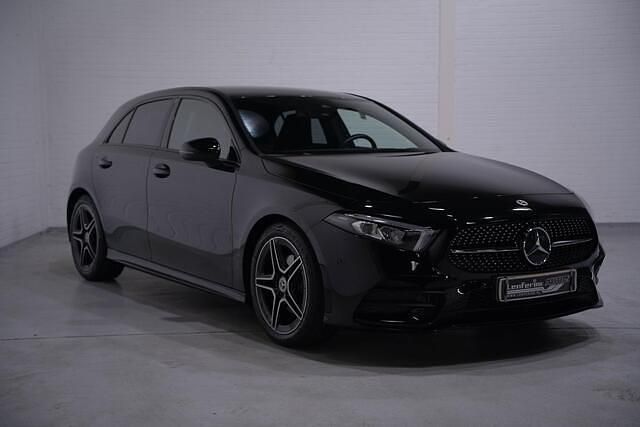 Occasion Mercedes A180 Business 136 PK (100 kW) 2022 Zwart Hatchback