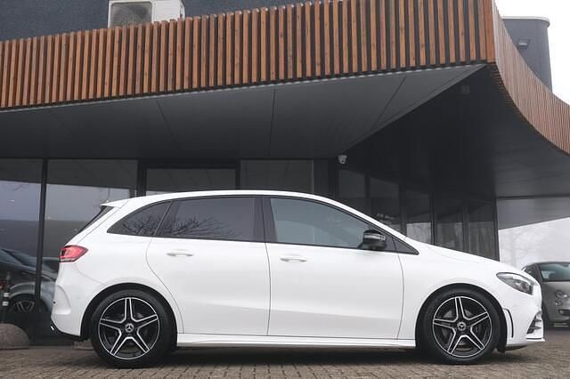Occasion Mercedes B180 Business 136 PK (100 kW) 2019 Wit (metallic) MPV
