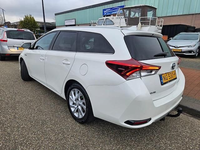 Occasion Toyota Auris Hybrid 2017 Wit Hatchback