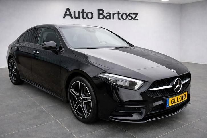 Occasion Mercedes CLA250e Premium Plus 161 PK (118 kW) 2021 Zwart Sedan