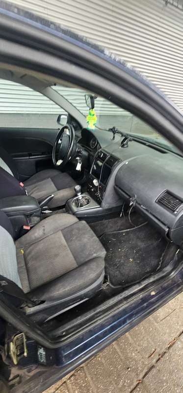 Blauw Gebruikt 2003 Ford Mondeo Collection Hatchback | € 600 (Goede deal) - Afbeelding 1/4