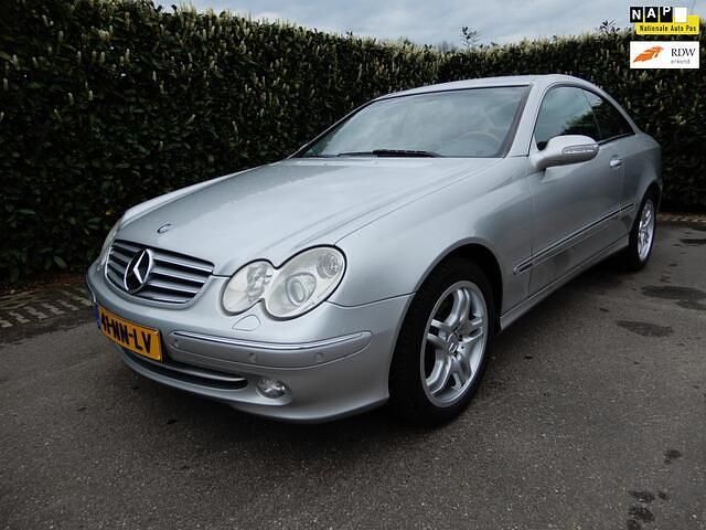 Grijs Occasion 2004 Mercedes CLK240 Elegance Coupé | € 6.950 (Duur) - Afbeelding 1/4